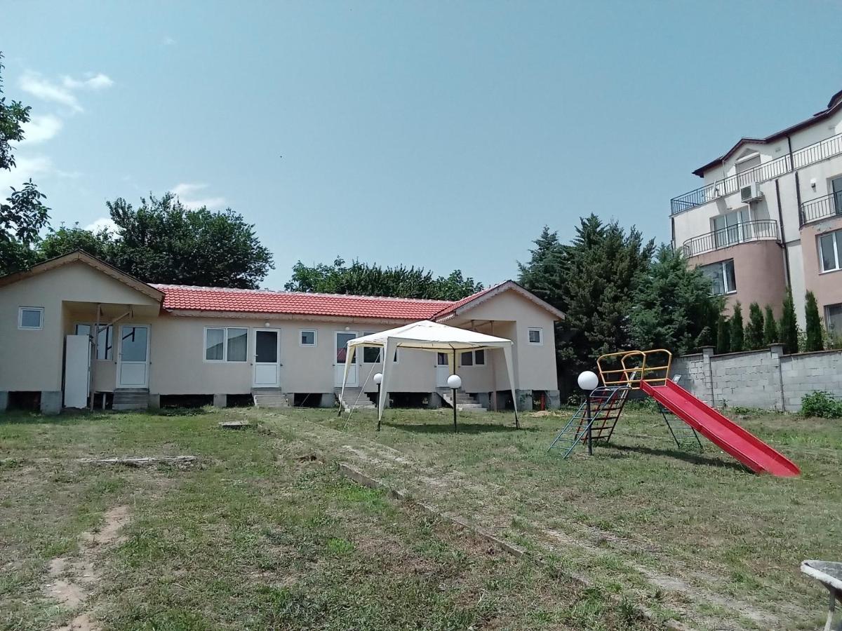 Krimski Guest House And Bungalows Byala  Exterior photo